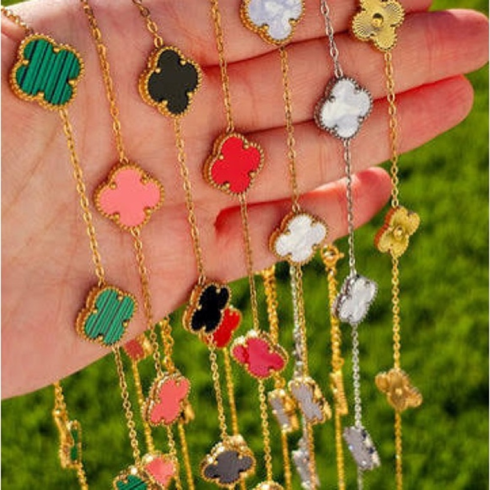 Elegant Multi-Color Clover Necklace - Picture 1 of 1
